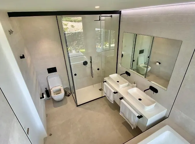 Rocavista - With Heated Rooftop Pool And Amazing Ocean View Вілла *