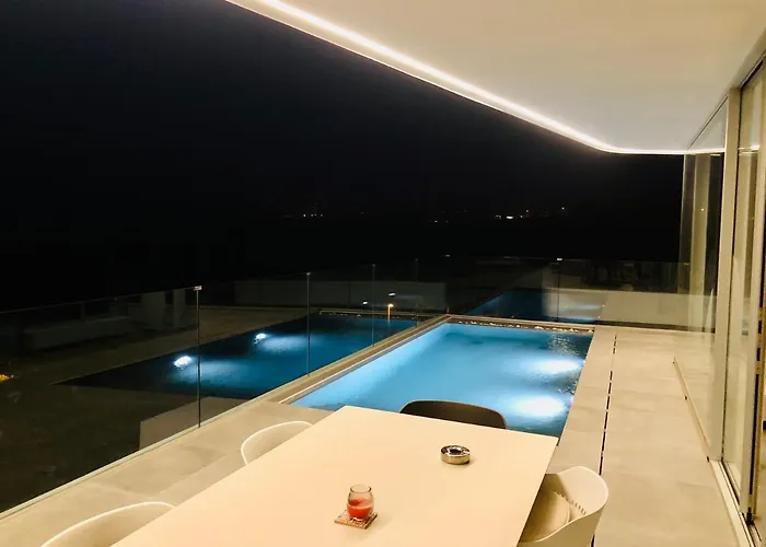 Rocavista - With Heated Rooftop Pool And Amazing Ocean View Вілла *