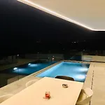 Rocavista - With Heated Rooftop Pool And Amazing Ocean View 别墅 *