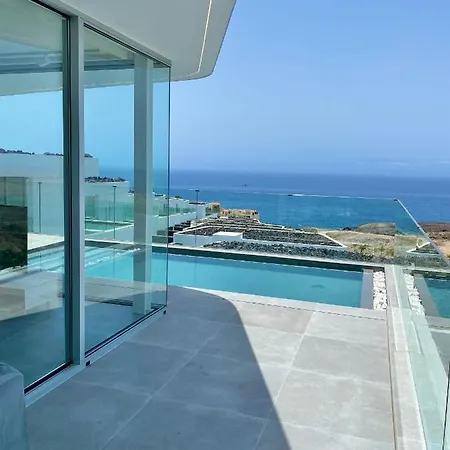 Rocavista - With Heated Rooftop Pool And Amazing Ocean View * 아데제