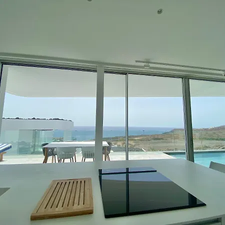 Вілла Rocavista - With Heated Rooftop Pool And Amazing Ocean View *